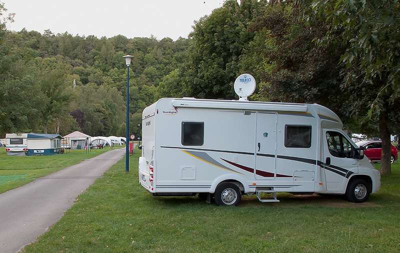 Bretagne 09-2012 IMG_1706 als Smart-Objekt-1 Kopie.jpg - Da wir auf der ersten Etappe zur Bretagne in Belgien keinen Stellplatz gefunden haben, sind wir auf einem recht teuren Campingplatz gelandet 